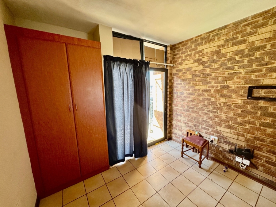 1 Bedroom Property for Sale in Dassie Rand North West
